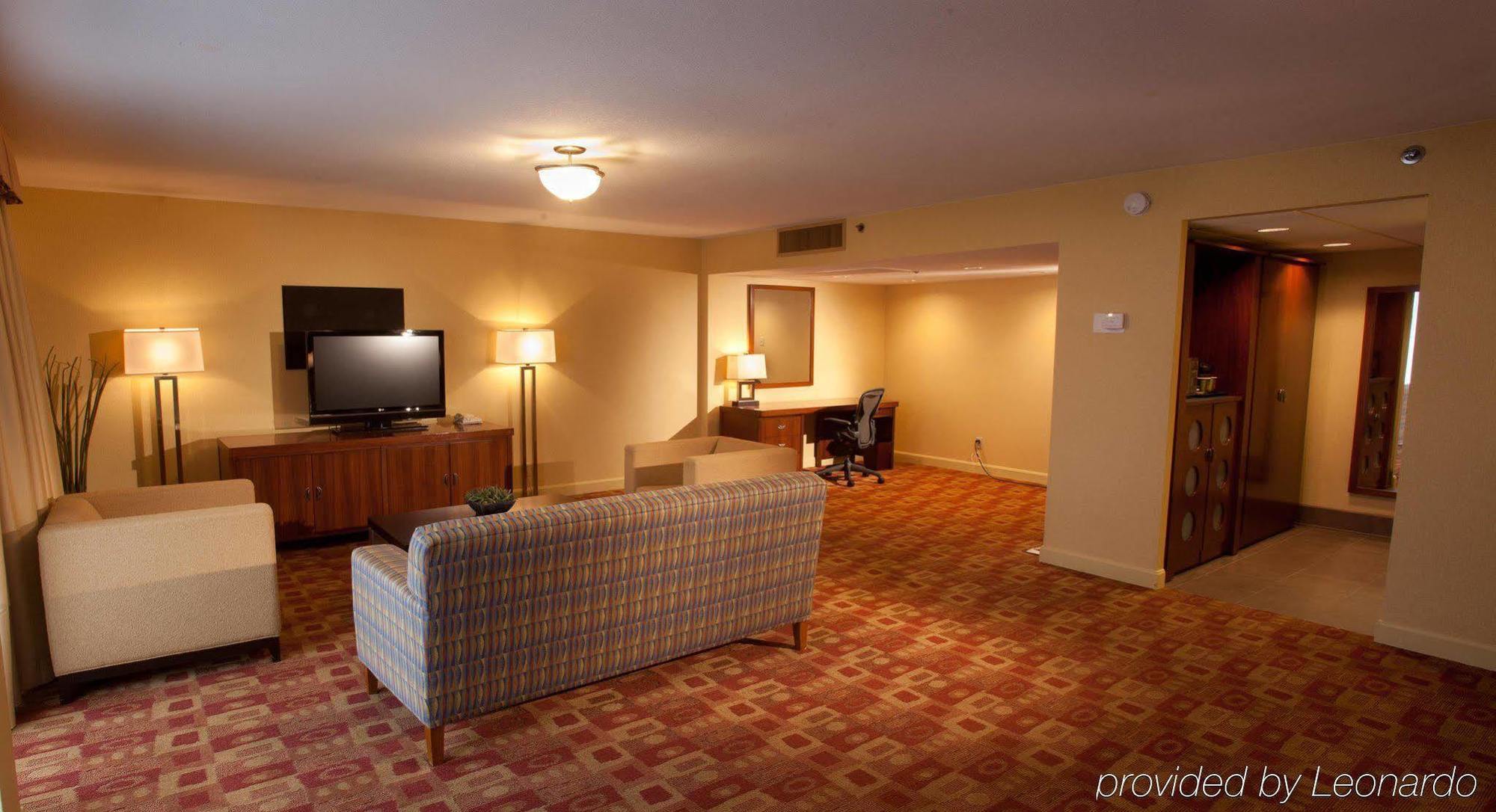 Doubletree By Hilton Dfw Airport North 4*
